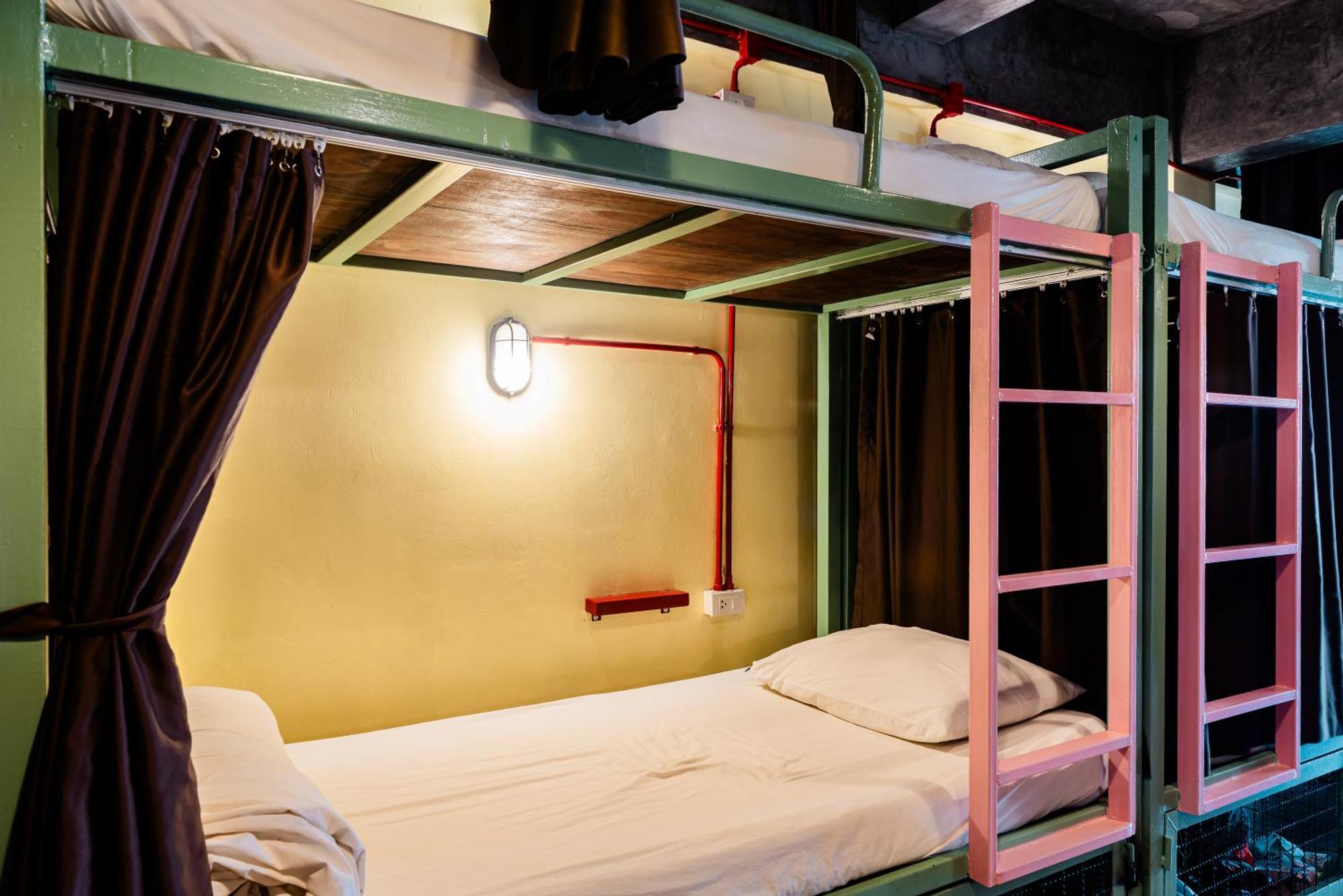 Sleeper Hostel Ao Nang Exteriör bild