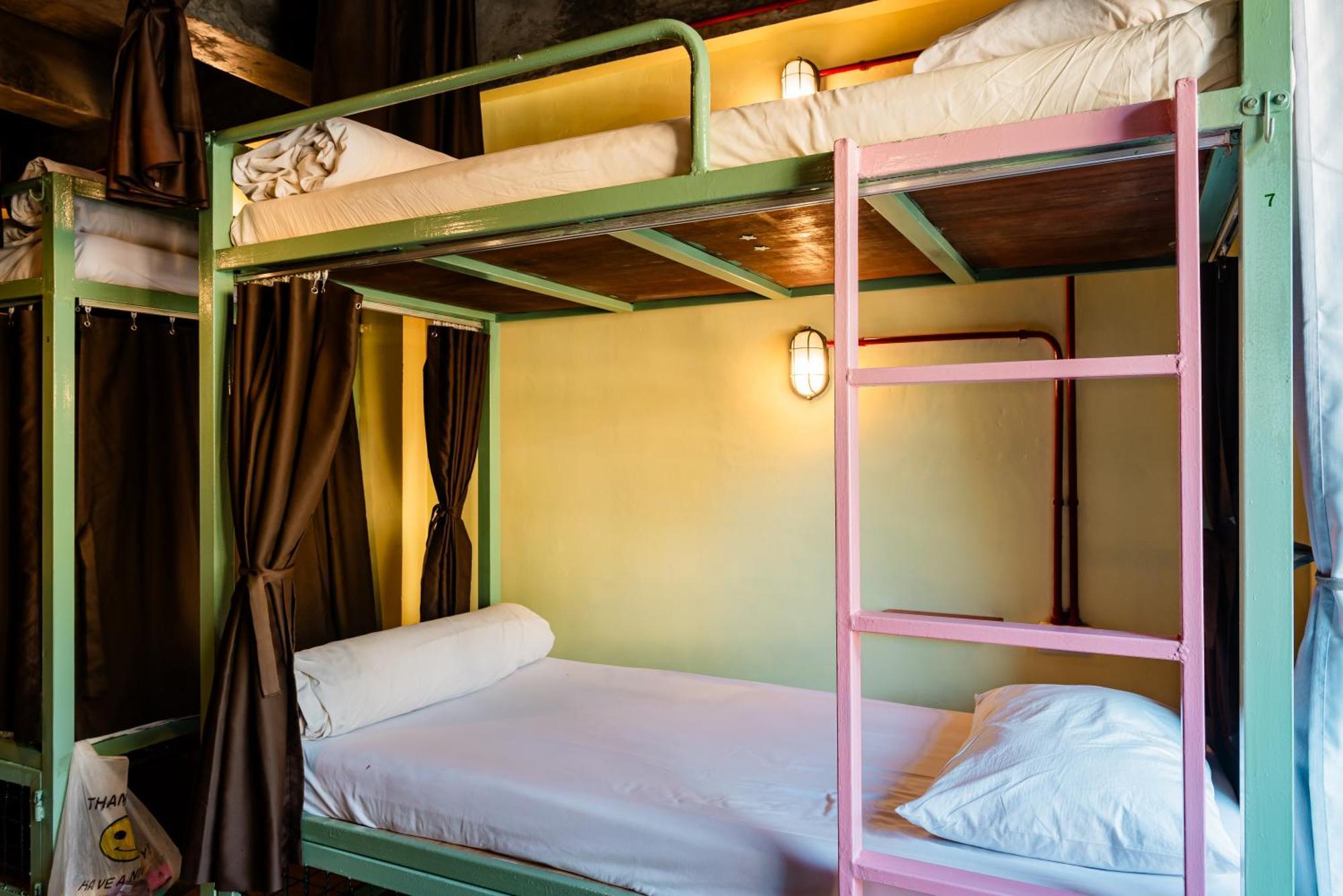 Sleeper Hostel Ao Nang Rum bild