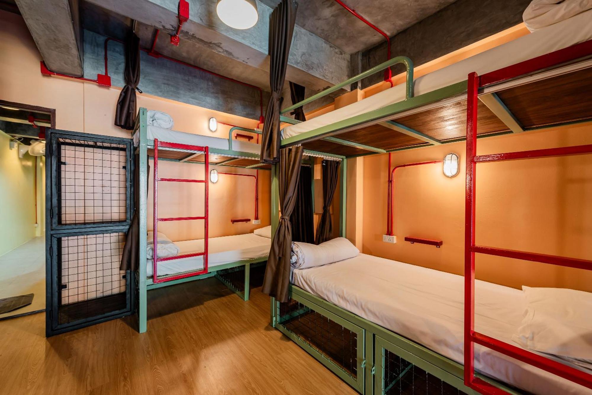 Sleeper Hostel Ao Nang Exteriör bild